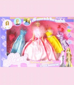 FASHION DOLL W/4 DRESSES 4ASST. - HP1009816