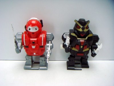 WIND UP ROBOT W/WEAPON  2ASST. RED/BLUE/BLACK - HP1012033