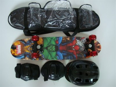 SKATE BOARD SET W/HELMET &PROTECTIVE CLOTHING - HP1012555