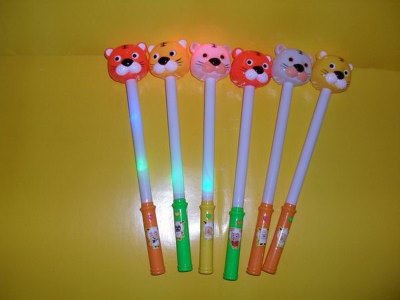 TIGER HEAD STICK W/FLASHING  - HP1013999