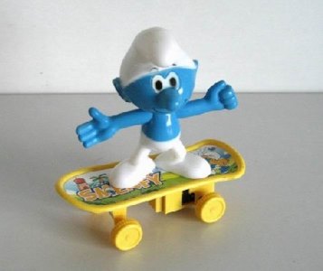 PULL LINE SKATE BOARD & SMURFS - HP1020669