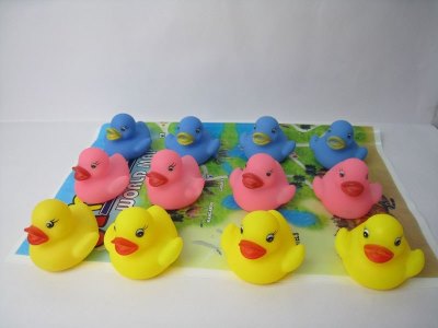 VINYL DUCKS 12PCS W/MAP - HP1023610