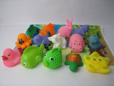 VINYL ANIMALS 14PCS W/MAP - HP1023612