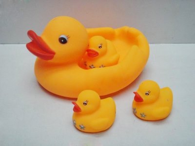 VINYL DUCK W/3PCS LITTLE DUCKS - HP1025156