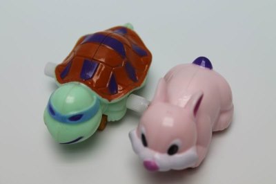 WIND UP RABBIT & TORTOISE 2ASST 2COLOR - HP1037952