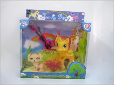VINYL HORSE W/ACCESSORIES  - HP1044920