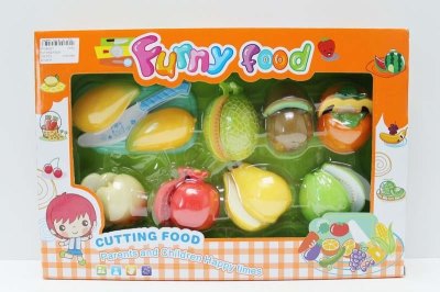 CUTTING FOOD - HP1048091