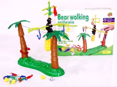 BEAR WALKING ON THE WIRE - HP1053753