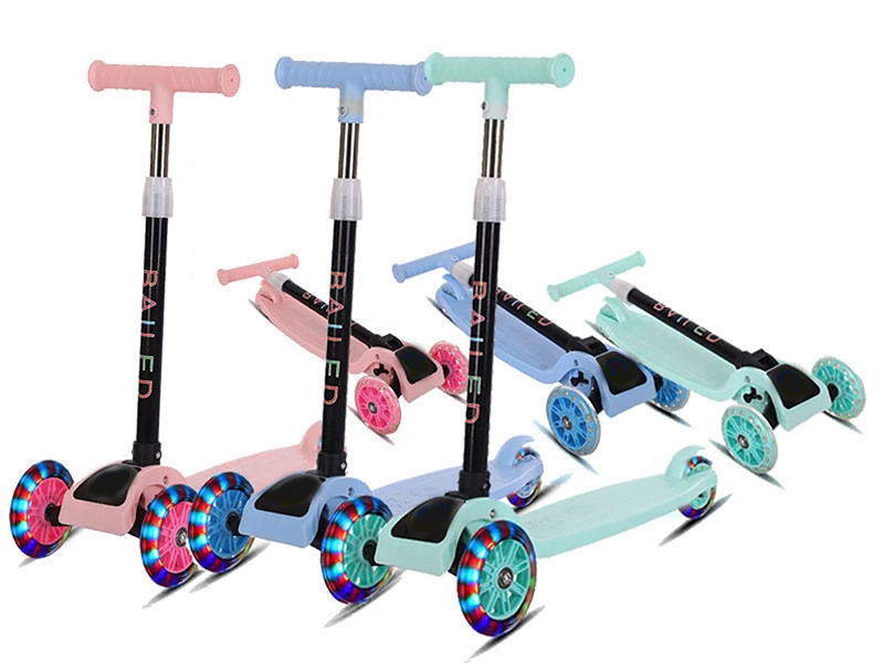SCOOTER W/LIGHT,3COLOURS - HP1263046