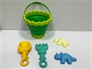 5-PIECE SET OF ROUND BEACH BUCKETS